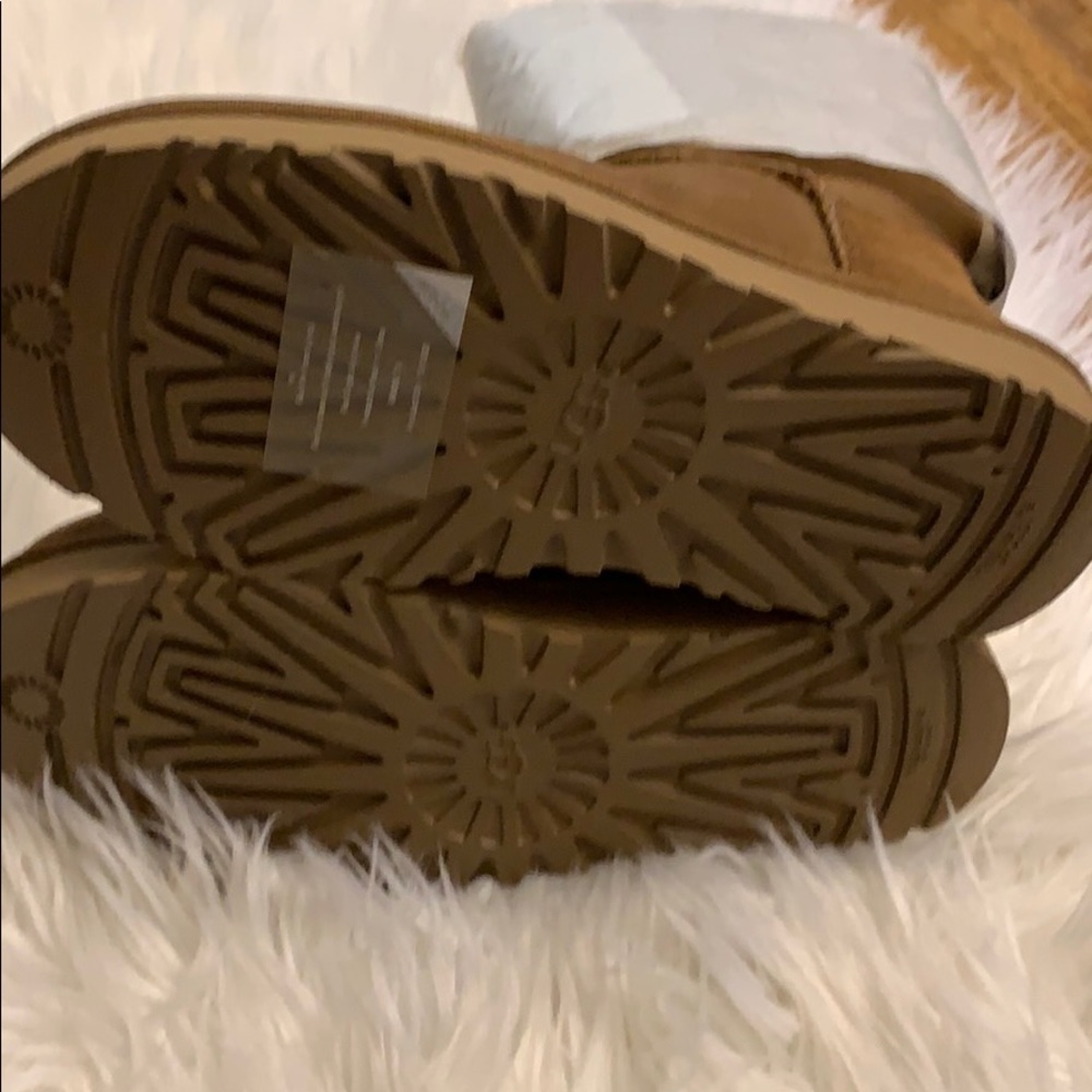 Brand New UGG Bailey Bow II Boots - Picture 5 of 6